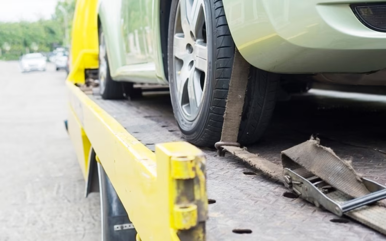 The Role of Towing in Roadside Assistance Programs